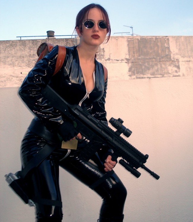 lara_croft_cosplay___commando_by_val_raiseth-d4ou82w