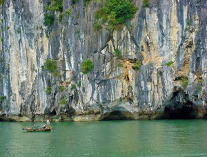 amazing-places-halong-bay-1