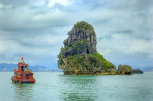 amazing-places-halong-bay-2